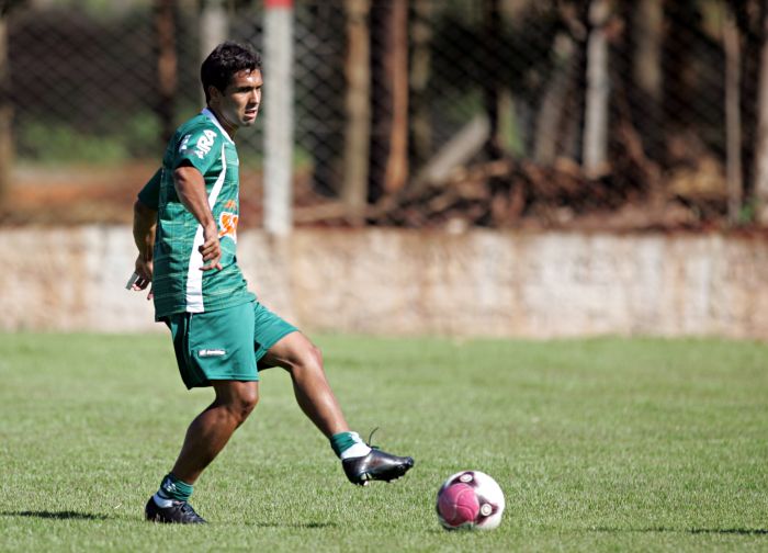 Dando sequência ao revezamento no meio-campo alviverde, Davi não joga contra o Arapongas | Christian Rizzi / Gazeta do Povo