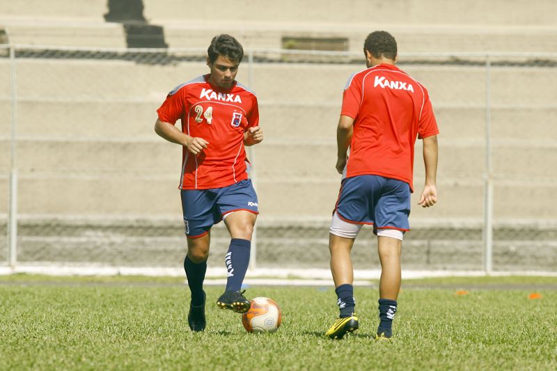 Jovem meia Bruninho deve renovar a pedido de Ricardinho | Antonio More/Gazeta do Povo