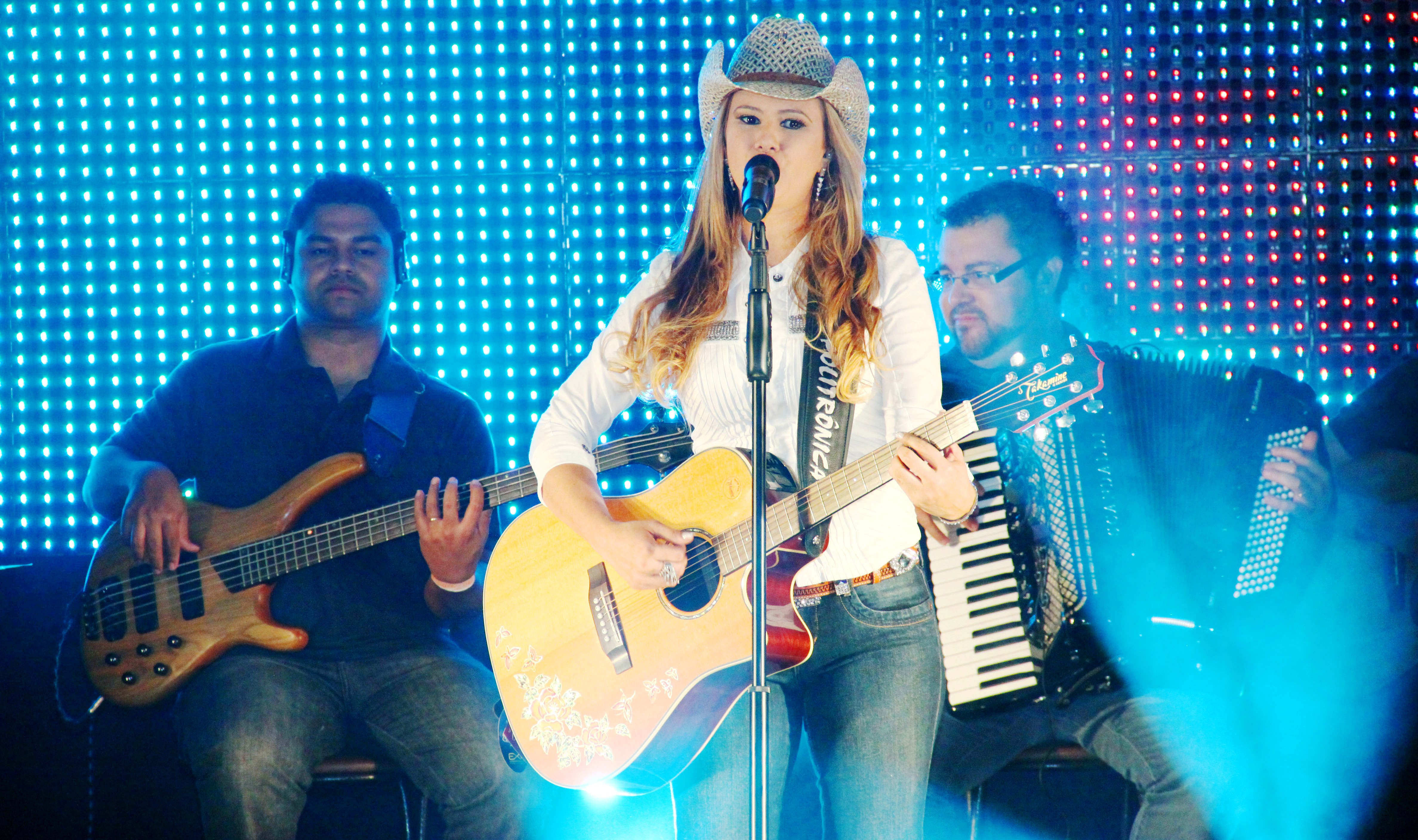 Dona de um timbre de voz forte, Márcia Mara canta desde os 6 anos no Paraná | Divulgação