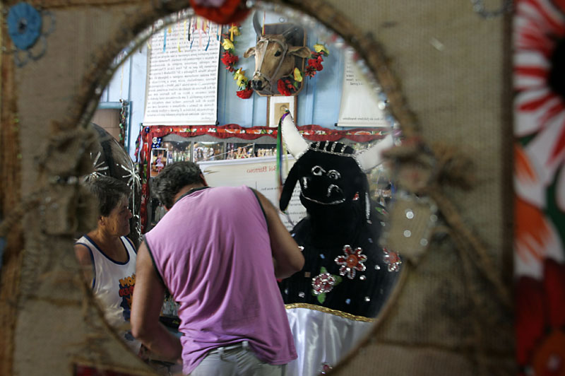 Foliões fazem os últimos preparativos para a festa | Marco Andre Lima / Agência de Notícias Gazeta do Povo