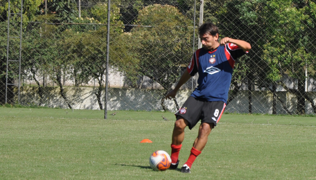 Uruguaio Ligüera foi apresentado como novo reforço do Atlético | Divulgação / Site Oficial Atlético