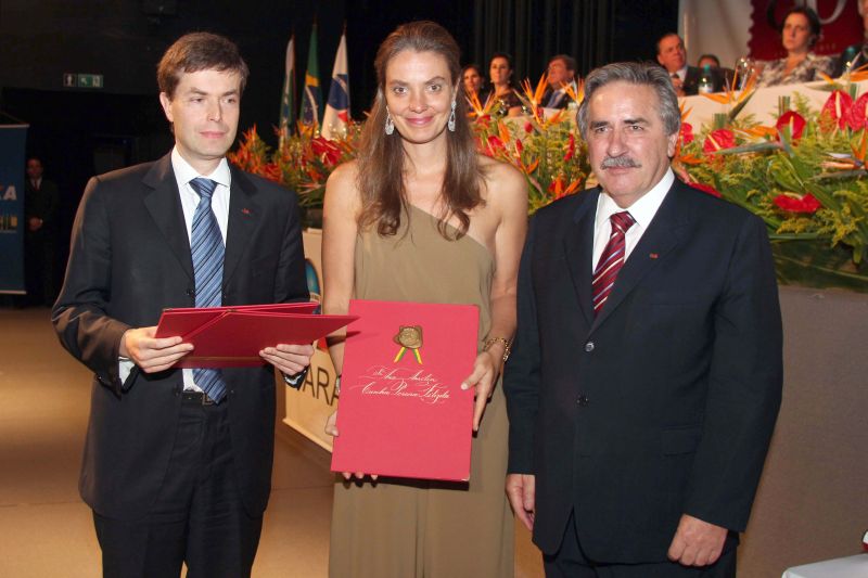 Guilherme Cunha Pereira e Ana Amélia recebem homenagem da OAB-PR | Walter Alves/ Gazeta do Povo