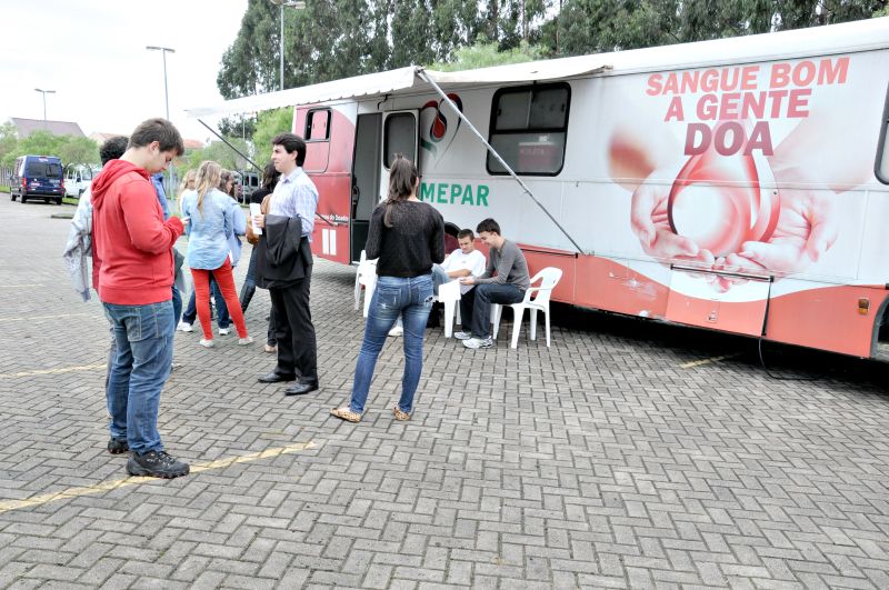 Em uma manhã, calouros e veteranos de Direito e Medicina da Universidade Positivo foram incentivados a doar sangue | Fábio Muniz / Universidade Positivo
