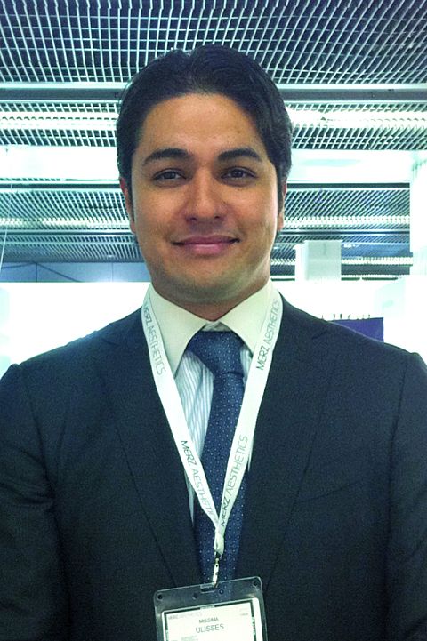 Secesso na Europa- O jovem dermatologista Ulisses Misima Ribeiro acaba de retornar do Congresso Internacional de Laser e Rejuvenescimento, que aconteceu em Paris. Entre as novidades trazidas pelo médico está o primeiro aparelho de criolipólise Zeltiq do Paraná. O novo equipamento conta com tecnologia exclusiva para eliminar gorduras localizadas através do resfriamento da pele |