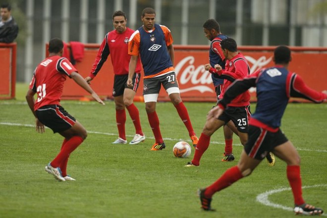Foco no Atlético é vencer o Paranavaí para depois pensar no Cianorte | Antônio More / Gazeta do Povo
