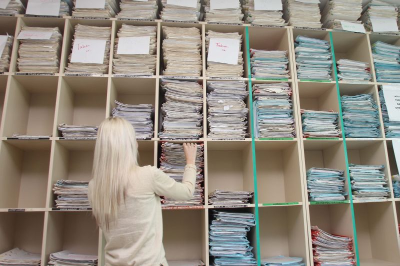 Processos acumulados na Vara de Violência Doméstica e Familiar de Curitiba: faltam funcionários | Walter Alves/ Gazeta do Povo