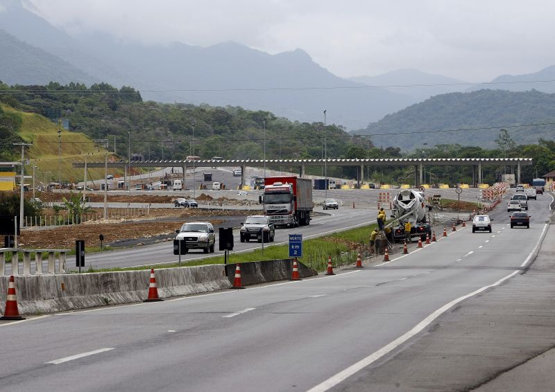 Má qualidade do asfalto favorece a ocorrência de acidentes e aumenta os custos de transporte, diz TCU | Valterci Santos / Arquivo Gazeta do Povo
