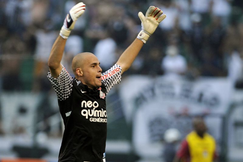 Goleiro Júlio César admitiu ter falhado em gol do Mogi Mirim | AFP
