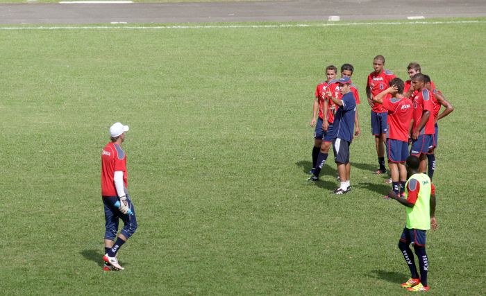 Jogo-treino contra equipe do preparador físico Cléverson Fratoni servirá para o Tricolor pegar ritmo | Allan Costa / Tribuna do Paraná