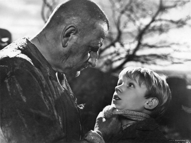 Cena da clássica adaptação cinematográfica de Grandes Esperanças: dirigido por David Lean e lançado em 1946, filme levou Oscars de fotografia e direção de arte | 