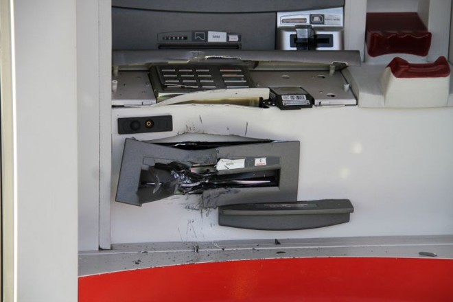 Caixa eletrônico do posto Belém, no Guabirotuba |