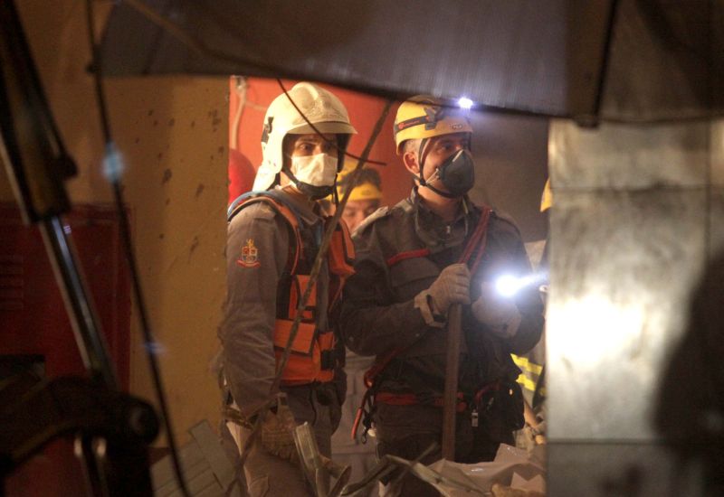 Bombeiros buscam enfermeira em escombros de prédio que desabou em São Bernardo do Campo | Thales Stadler / Folhapress