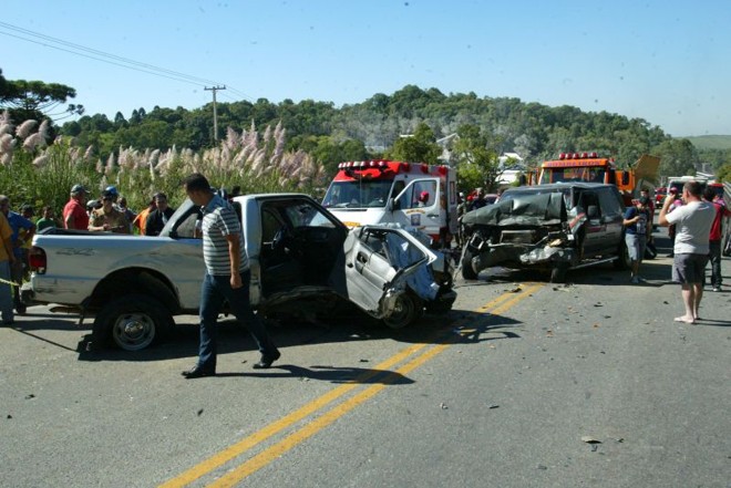 O acidente foi registrado no quilômetro 19 da rodovia, por volta das 9h30 |