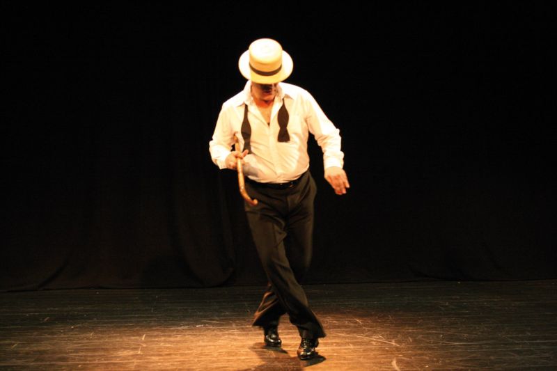 Hélio Barbosa investe em stand-up, imitações e sapateado em seu show | Divulgação