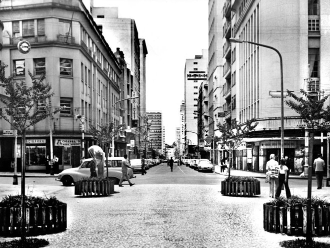 A quadra entre a Rua Barão do Rio Branco e Presidente Faria foi a última a ser fechada, em 1972 |