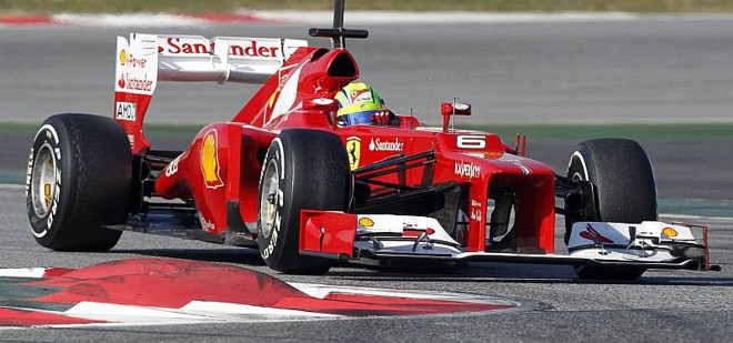 Felipe Massa afirma que novo carro da Ferrari está no caminho certo de desenvolvimento | Albert Gea / Reuters