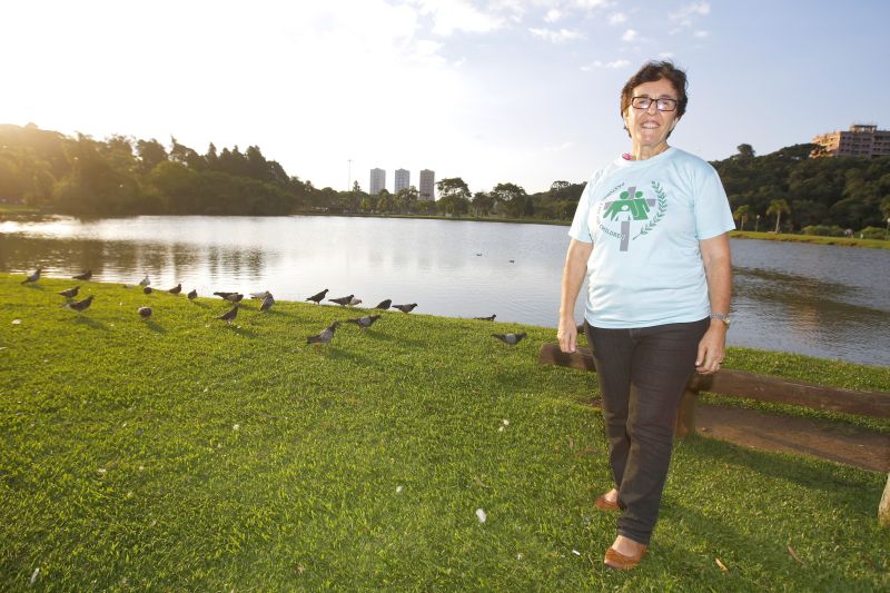 Coube à Irmã Terezinha Kunen passar os ensinamentos da Pastoral da Criança aos moradores das Filipinas | Daniel Castellano/ Gazeta do Povo