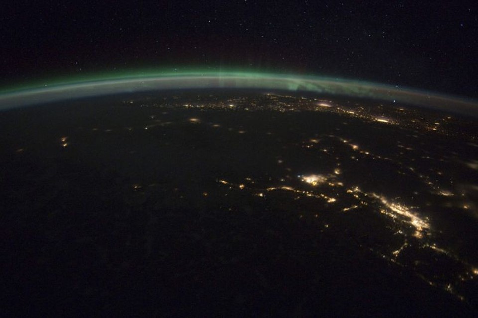 Imagem divulgada pela Nasa mostra a aurora boreal vista a partir de Vancouver, no Canadá | Nasa/Divulgação/Reuters