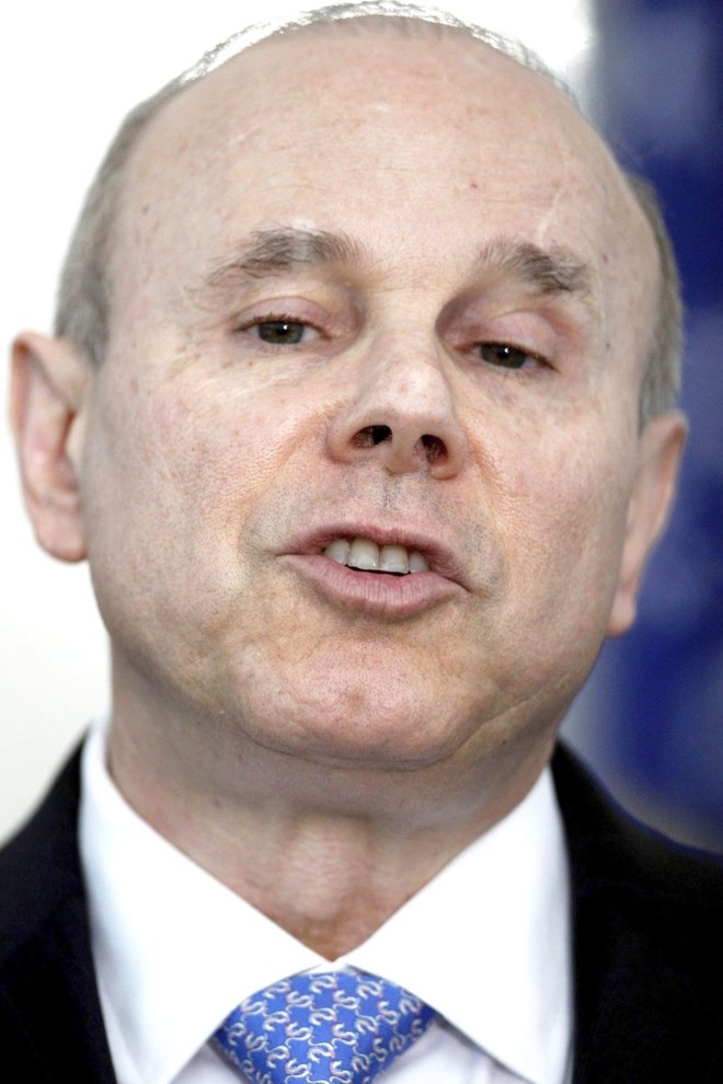 Mantega: denúncia de corrupção na Casa da Moeda respinga no ministro |