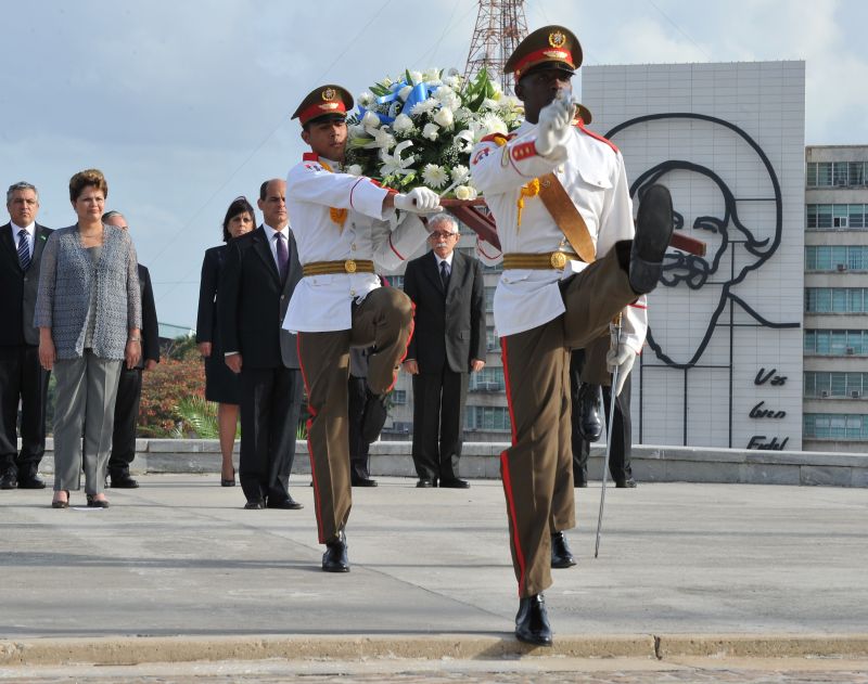 Dilma Rousseff em Cuba: presidente participou da deposição de flores no memorial de José Martí, herói cubano | Adalberto Roque/AFP