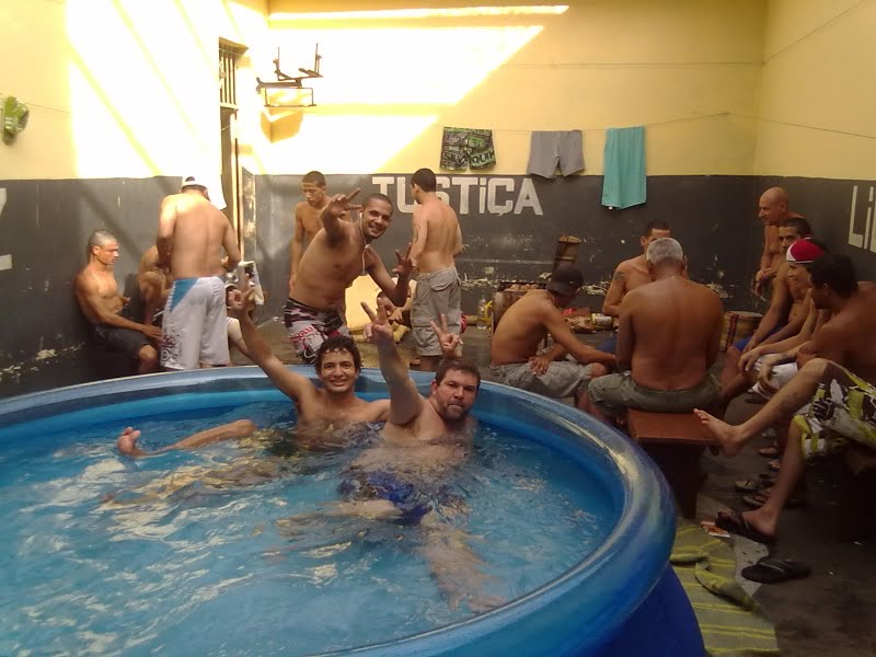 Festa teve direito a piscina, churrasco e cerveja | Divulgação