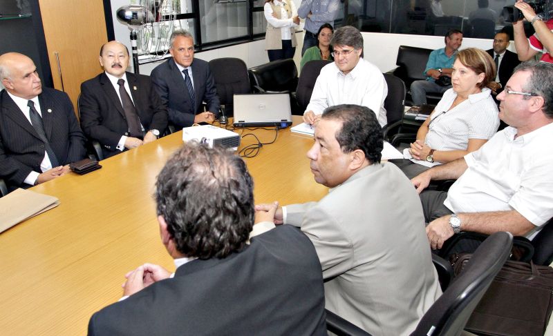 Nova tabela de reajuste da Polícia Civil foi apresentada em reunião de sindicatos com o secretário Luiz Sebastiani | Arnaldo Alves / SECS