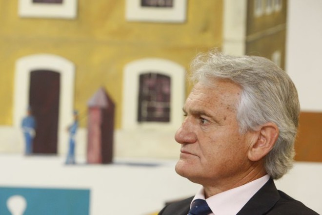 Sabino Picolo (DEM), presidente interino da Câmara de Curitiba: foi-se o plenário novo. |