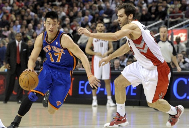 Jeremy Lin anotou 27 pontos e deu 11 assistências na partida diante do Toronto Raptors | 