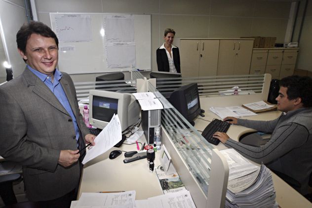 O gestor do projeto, Luís Martinelli, explica que informações serão usadas para saber se cursos estão adequados às exigências do mercado. | Felipe Rosa/Gazeta do Povo