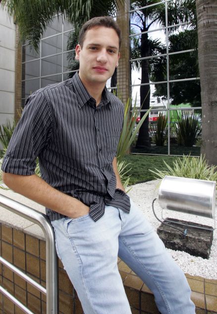 O estudante de Odontologia da UFPR Guilherme Benatto já comprou material de veterano e revendeu a calouro. "Não me arrependo" | Priscila Forone/Gazeta do Povo