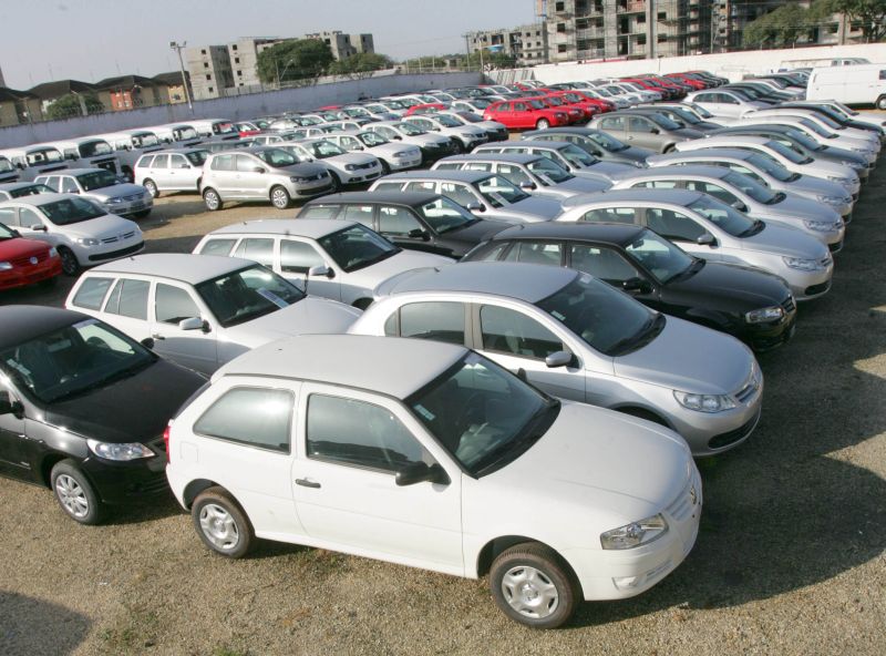 Mesmo sem as restrições que o governo havia imposto às vendas de carros novos, financeiras e bancos vinculados às montadoras seguem mais cautelosos | Ivonaldo Alexandre/ Gazeta do Povo