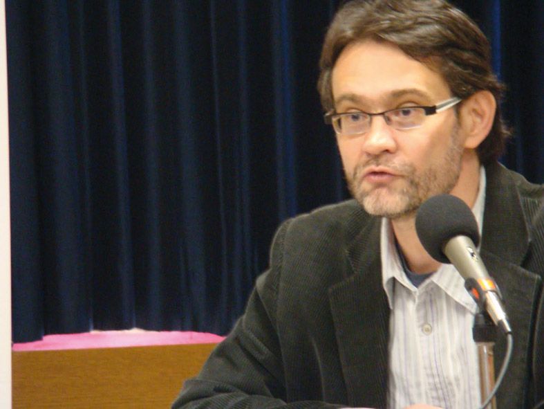 O professor Castro Rocha desconfia dos consensos sobre a crítica literária | Divulgação