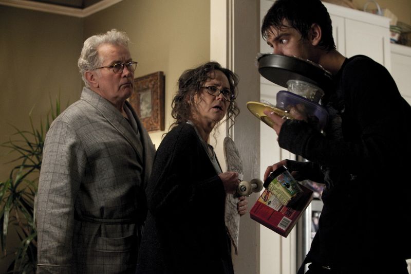 Martin Sheen e Sally Field vivem os tios de Peter Parker (Andrew Garfield) no novo filme da franquia. | Divulgação