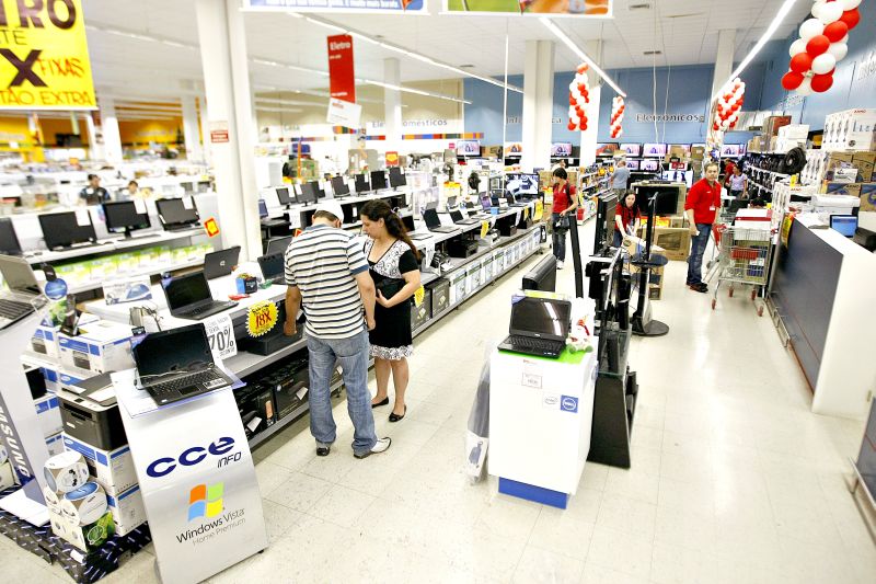 Com alta de quase 17%, vendas de móveis e eletrodomésticos foram o principal destaque do varejo em 2011 | Jonathan Campos/ Gazeta do Povo