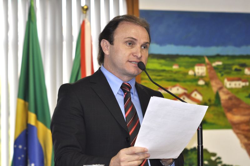 Hinça, autor do projeto, quer local reservado para materiais agressivos | Câmara Municipal de Curitiba