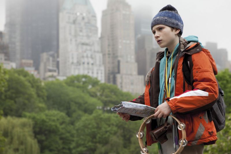 Thomas Horn está ótimo no papel do garoto que busca explicações sobre seu pai | Divulgação