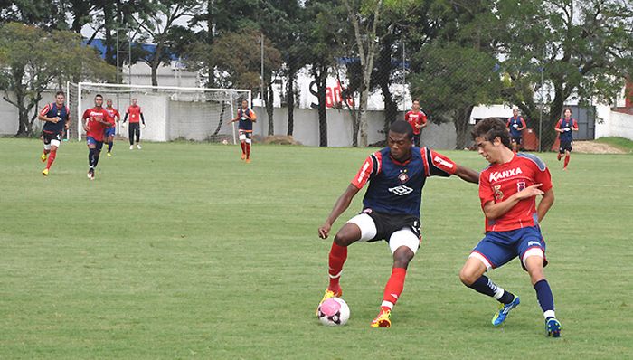 Jogo-treino entre Atlético e Paraná foi disputado no CT do Caju | Divulgação Atlético
