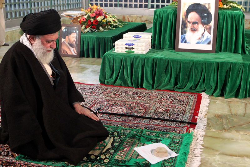Foto do líder supremo do Irã aiatolá Ali Khamenei | AFP PHOTO/LEADER.IR/HO