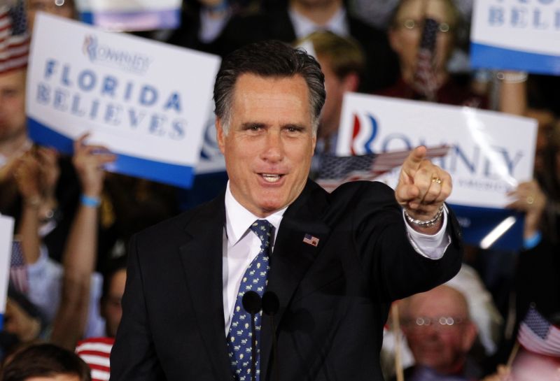 Pré-candidato republicano e ex-governador de Massachusetts Mitt Romney faz discurso e agradece simpatizantes na Flórida | REUTERS/Mike Carlson
