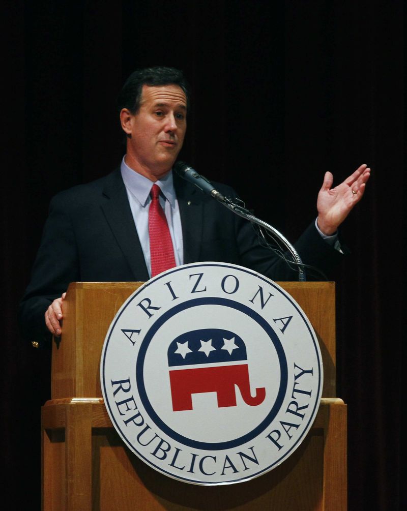 O pré-candidato republicano e ex-senador da Pensilvânia, Rick Santorum, faz discurso durante evento em comemoração ao Lincoln Day, em Phoenix, no Arizona | REUTERS/Joshua Lott