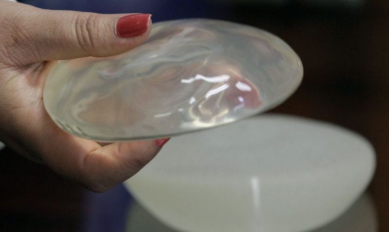 O Inmetro informou nesta quarta-feira (21) que vai publicar até o fim do mês a portaria definitiva para a certificação de próteses mamárias de silicone | REUTERS/Juan Carlos Ulate