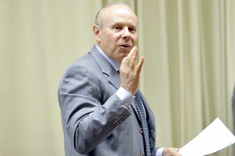 Mantega deve anunciar mudança nas regras da poupança. | Elza Fiúza/ABr