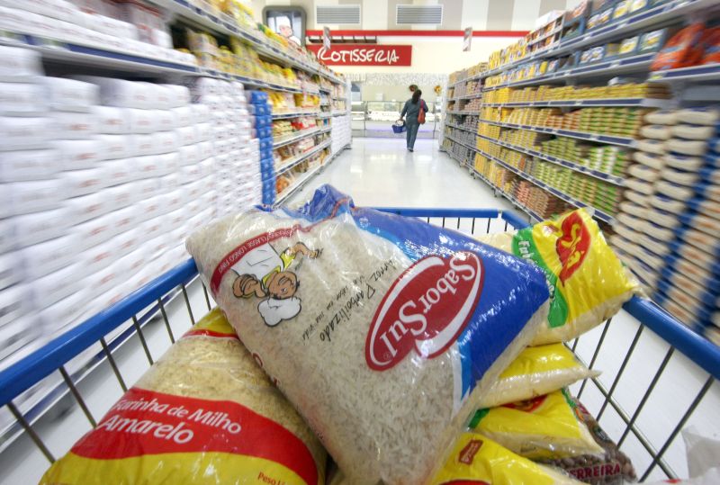 Desaceleração nos preços dos alimentos também beneficiou as vendas de supermercados em janeiro | Valterci Santos/Arquivo/ Gazeta do Povo