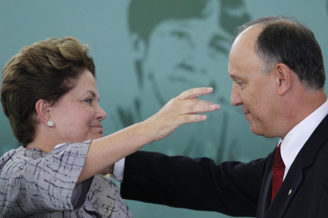 Dilma durante a posse, nesta quarta-feira, do novo ministro do Desenvolvimento Agrário, Pepe Vargas | Reuters