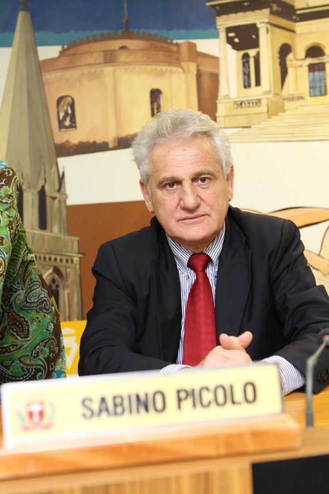Sabino Picolo: presidente interino | 