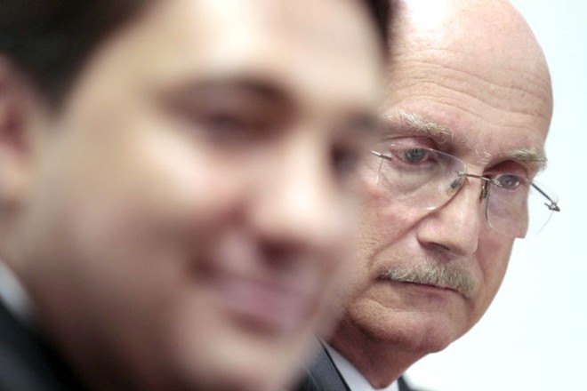 Ex-coordenador da bancada, Fernando Giacobo (à esq.), passou a Osmar Serraglio (dir.) o desafio de melhorar a execução das emendas paranaenses | Wendreson Araújo/ Gazeta do Povo