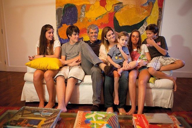 Cotidianos de famílias como a de Cris Correa e Flávio Ramos, que uniram os filhos de casamentos anteriores, estarão na série |