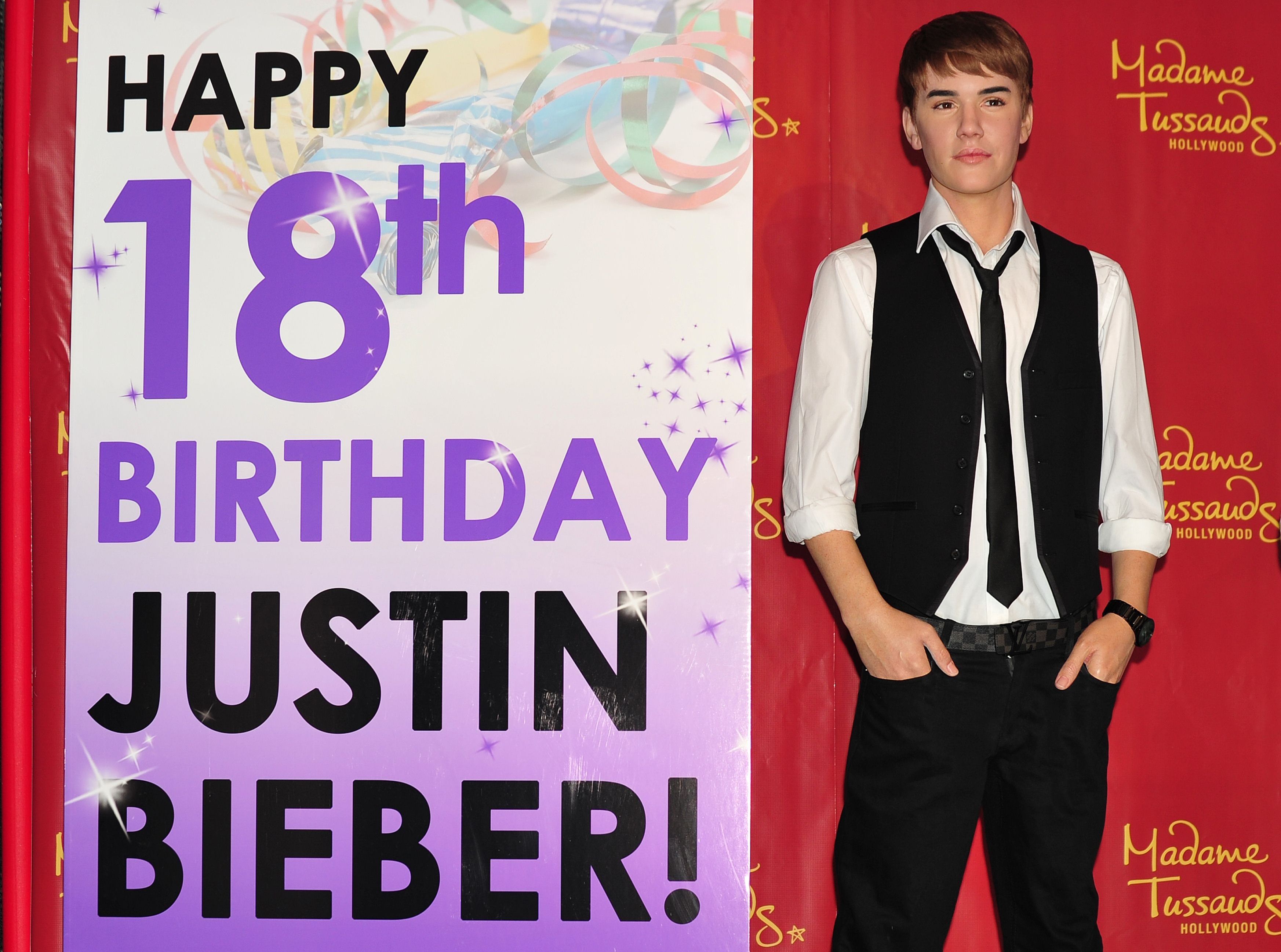 O cantor também ganhou uma estátua de cera no Madame Tussauds em Hollywood | AFP PHOTO / Frederic J. BROWN