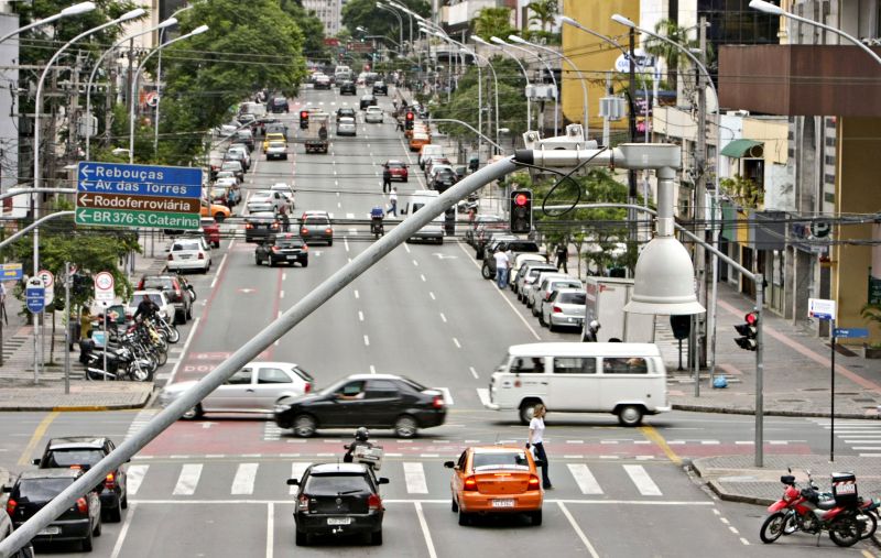 Anel Viário ganhará mais câmeras, painéis de mensagens e semáforos inteligentes | Hugo Harada / Gazeta do Povo