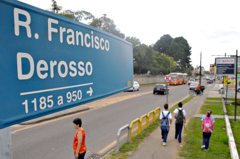 Tradição: rua principal do bairro Xaxim leva nome de avô do vereador João Cláudio Derosso | Daniel Caron/ Gazeta do Povo
